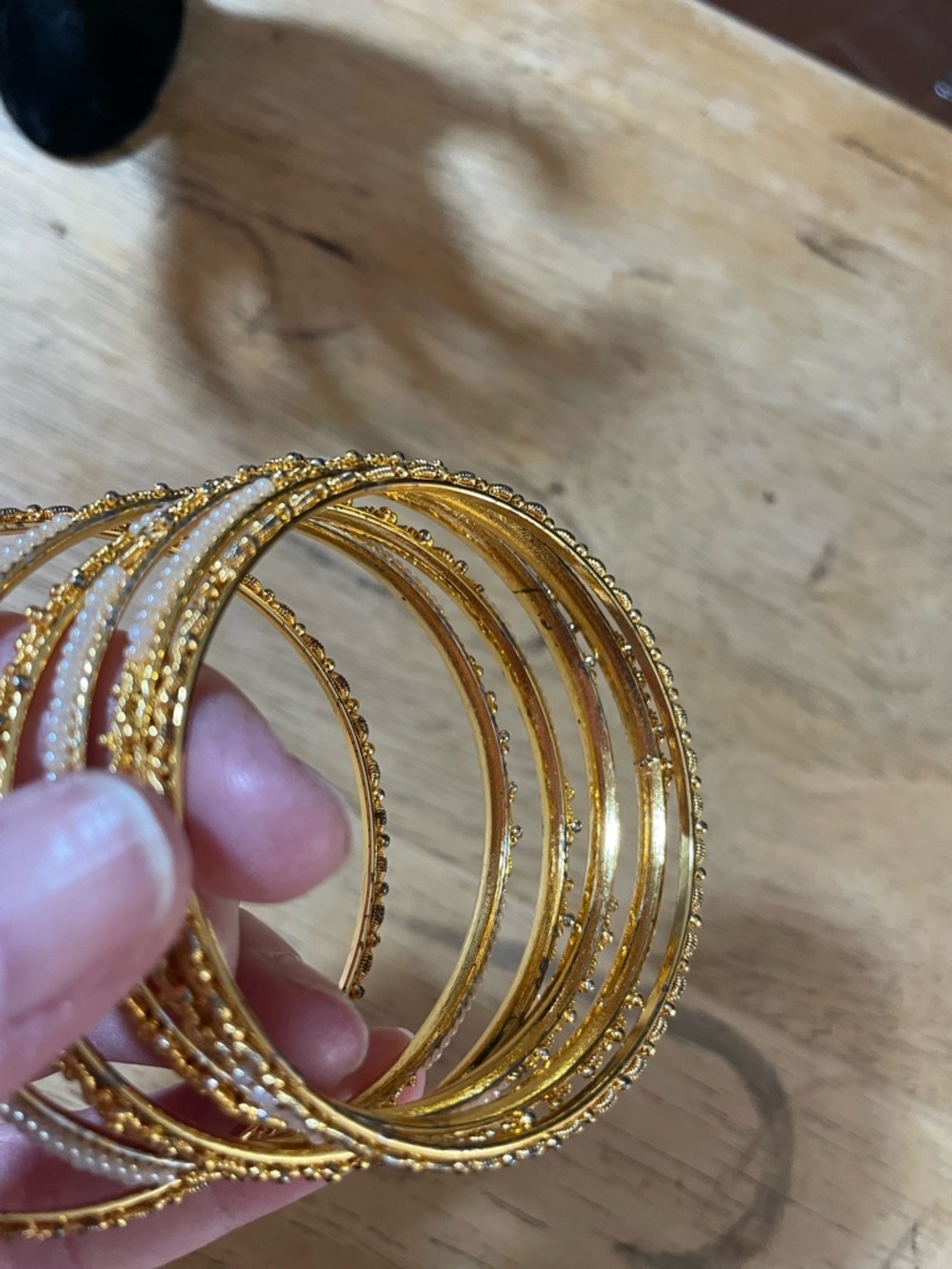 Bangle bracelet set of 6 gold tone white seed beads 7 inches approximately small - Picture 9 of 16